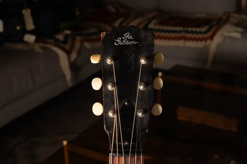 The Gibson script headstock on Joe’s early mahogany L-0