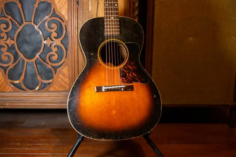1930s Gibson L-00 in sunburst with a firestripe pickguard and rectangular bridge