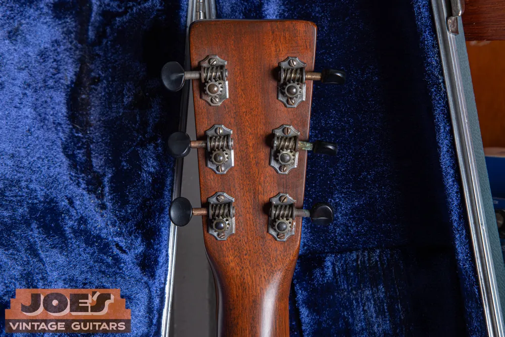 Original Grover clipped-end baseplates and gears with replacement buttons on Joe’s 1937 Martin 0-17