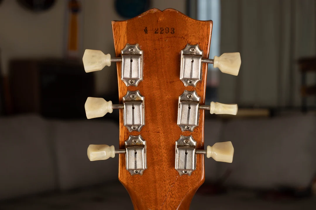 Six no-line Kluson tuners on the back of a 1954 Gibson Les Paul Goldtop headstock