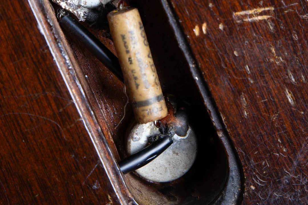 Wax-coated Grey Tiger capacitor in a 1955 Gibson Les Paul Junior control cavity