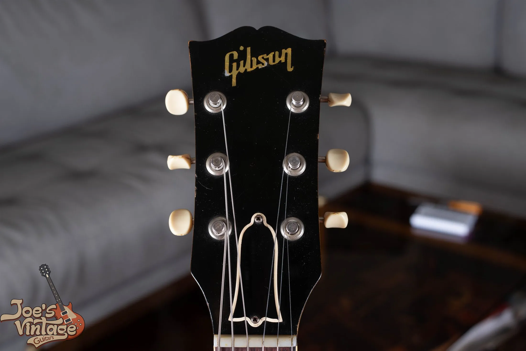 Headstock face of a 1958 Gibson ES-225T