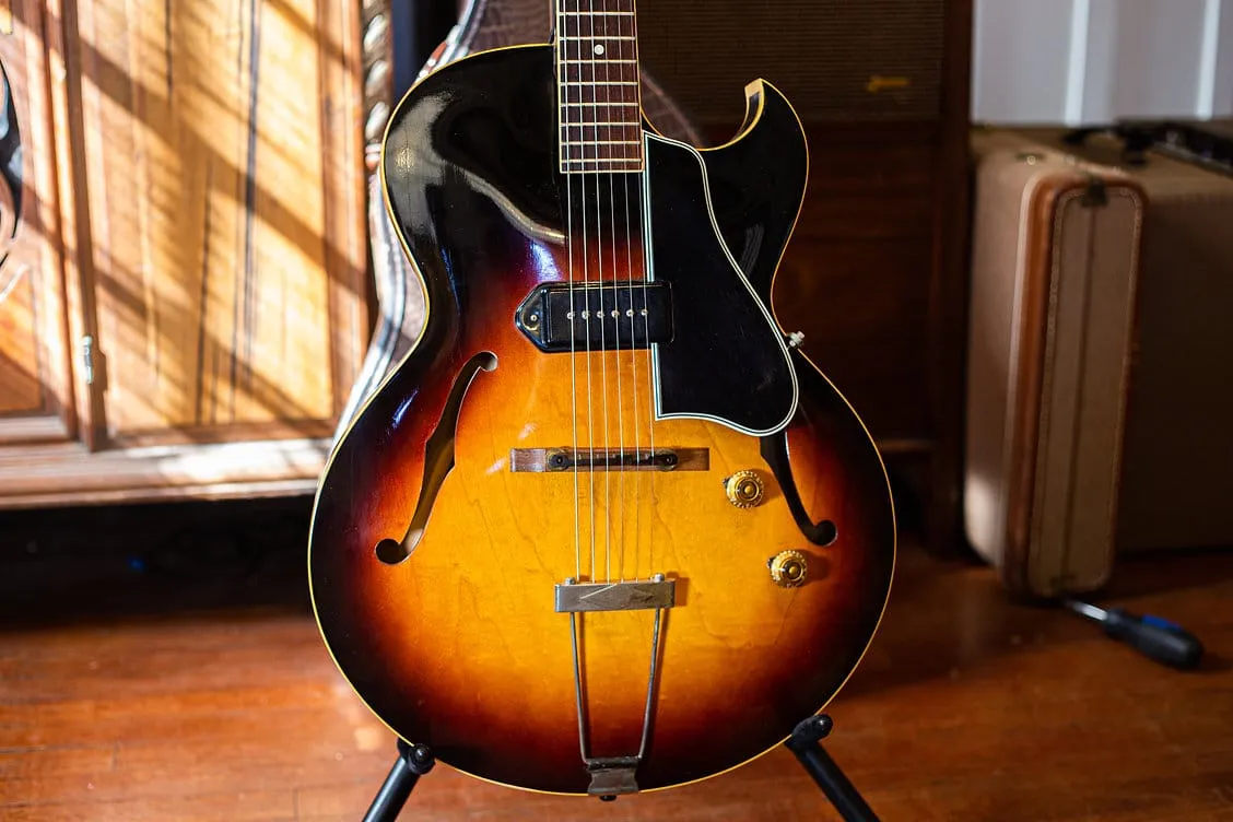 1959 Gibson ES-225T with separate floating bridge and short trapeze tailpiece