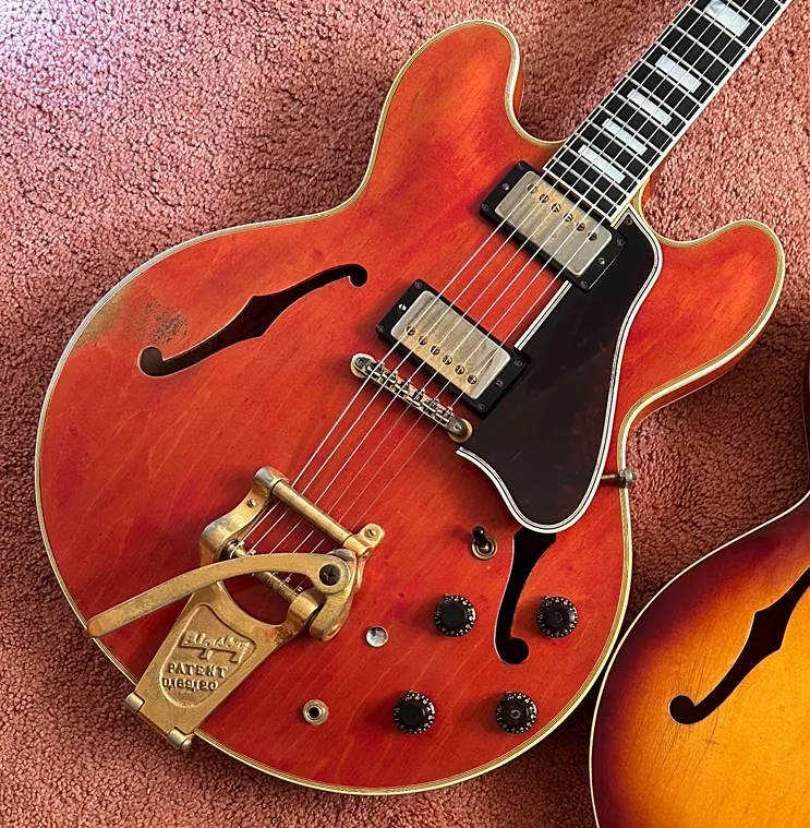 Detail view 2 of the 1959 Gibson ES-355