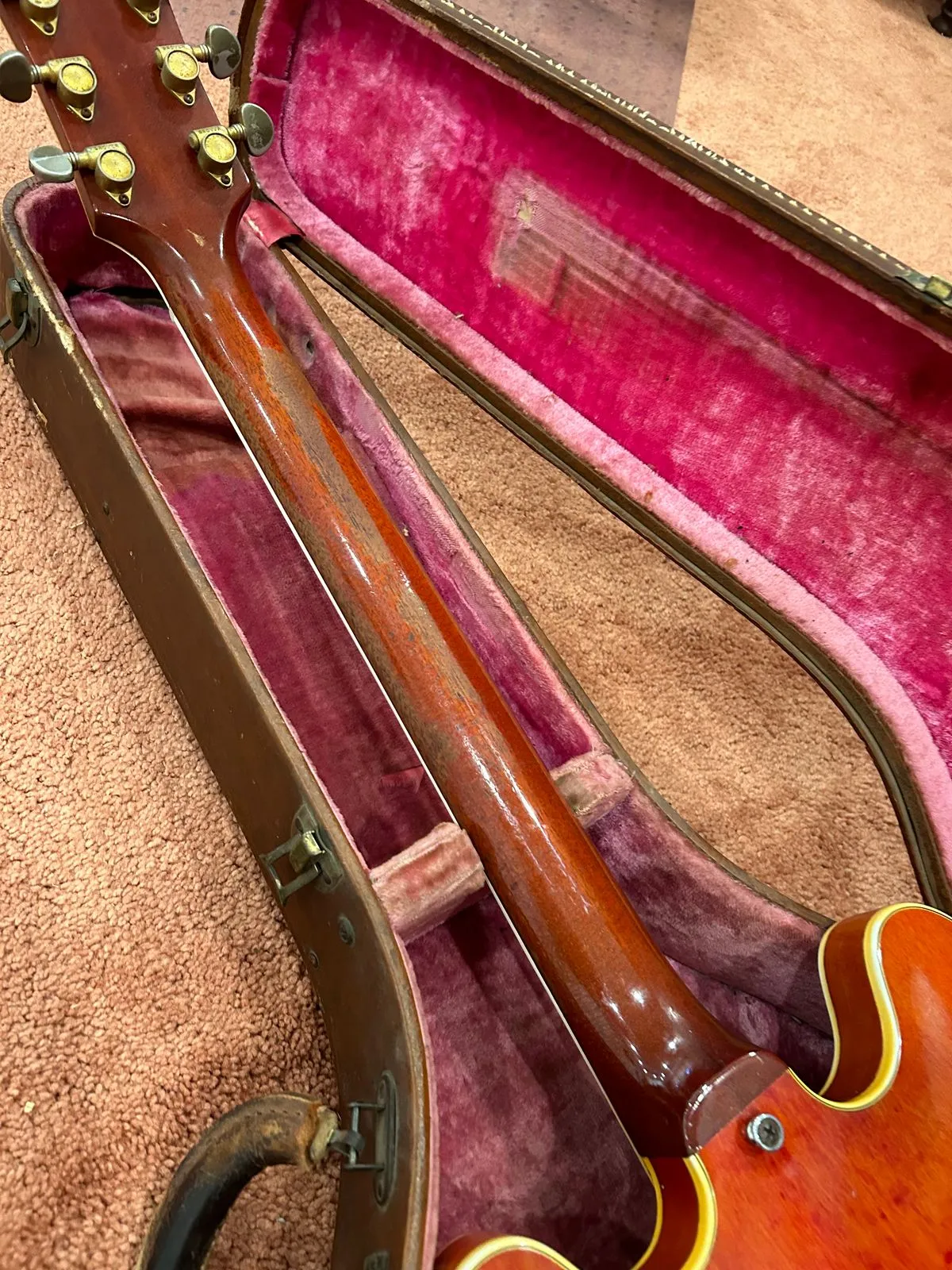 Detail view 3 of the 1959 Gibson ES-355