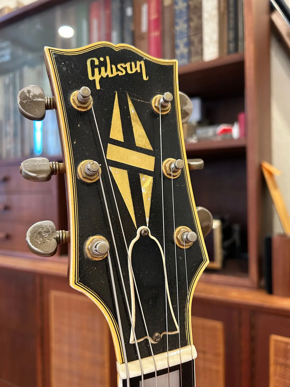 Detail view 6 of the 1959 Gibson ES-355