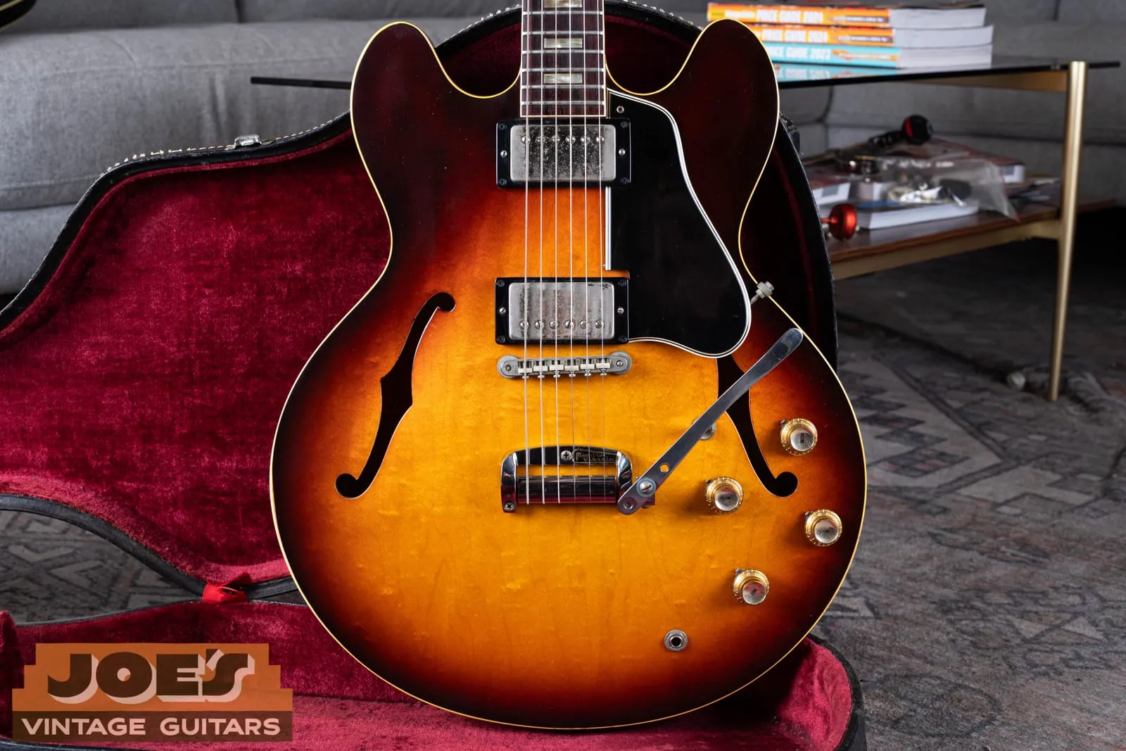 Sunburst ES-335 with a short Maestro vibrato and its arm fitted