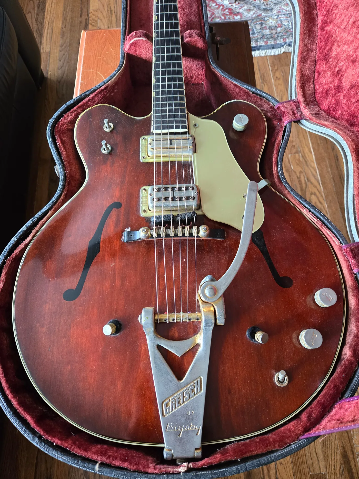 1965 Gretsch Country Gentleman double-cutaway body with blade neck pickup, screw-pole bridge pickup and Bigsby