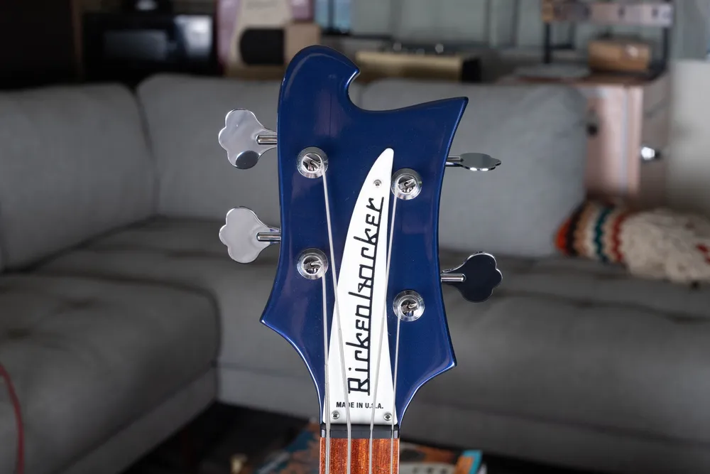 Archive 1989 Rickenbacker 4003 in blue: Headstock front. Compare the entire bass before drawing conclusions from its nameplate.