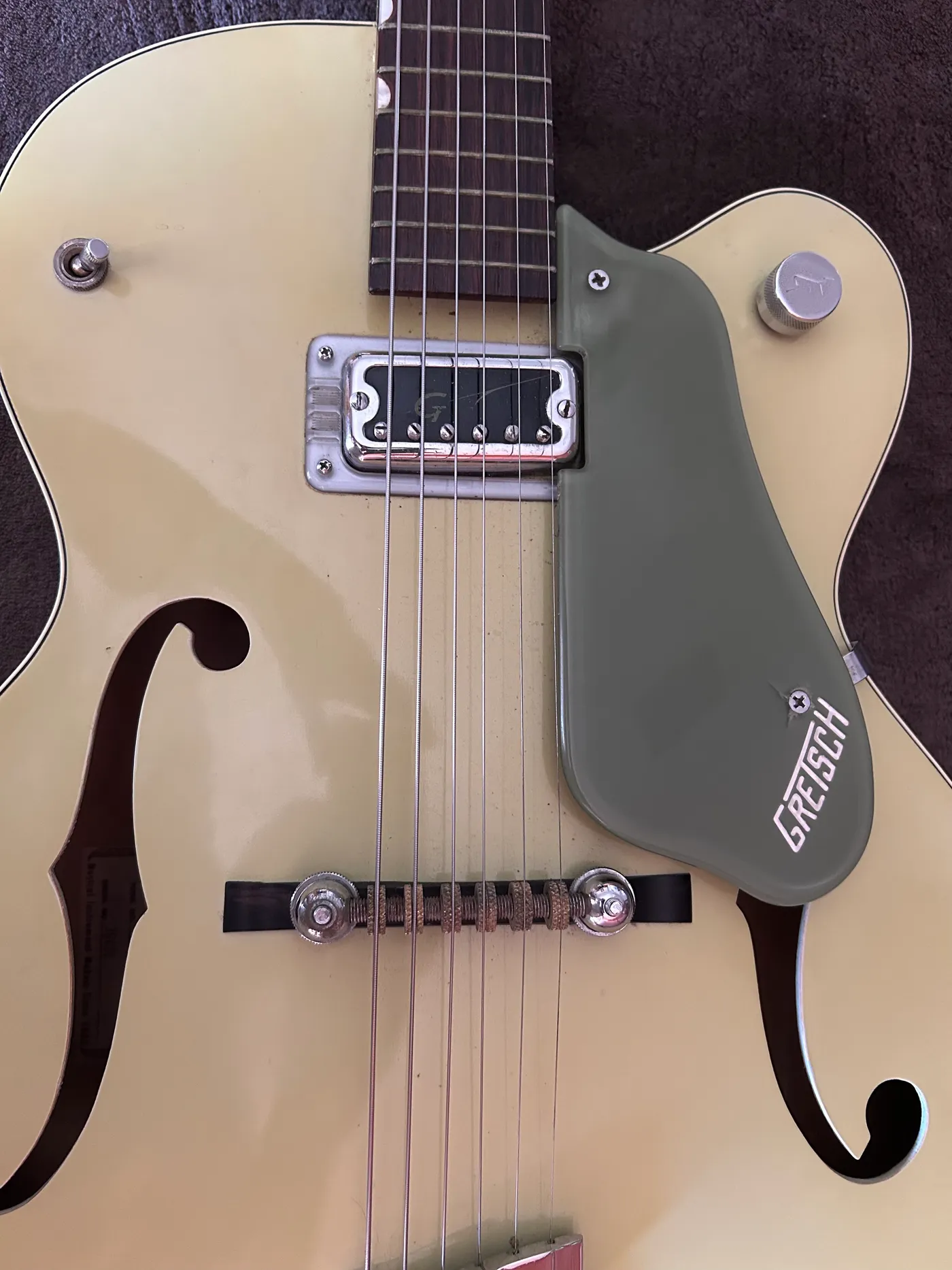 1960 Gretsch 6125 Single Anniversary showing single pickup and g-cutout tailpiece