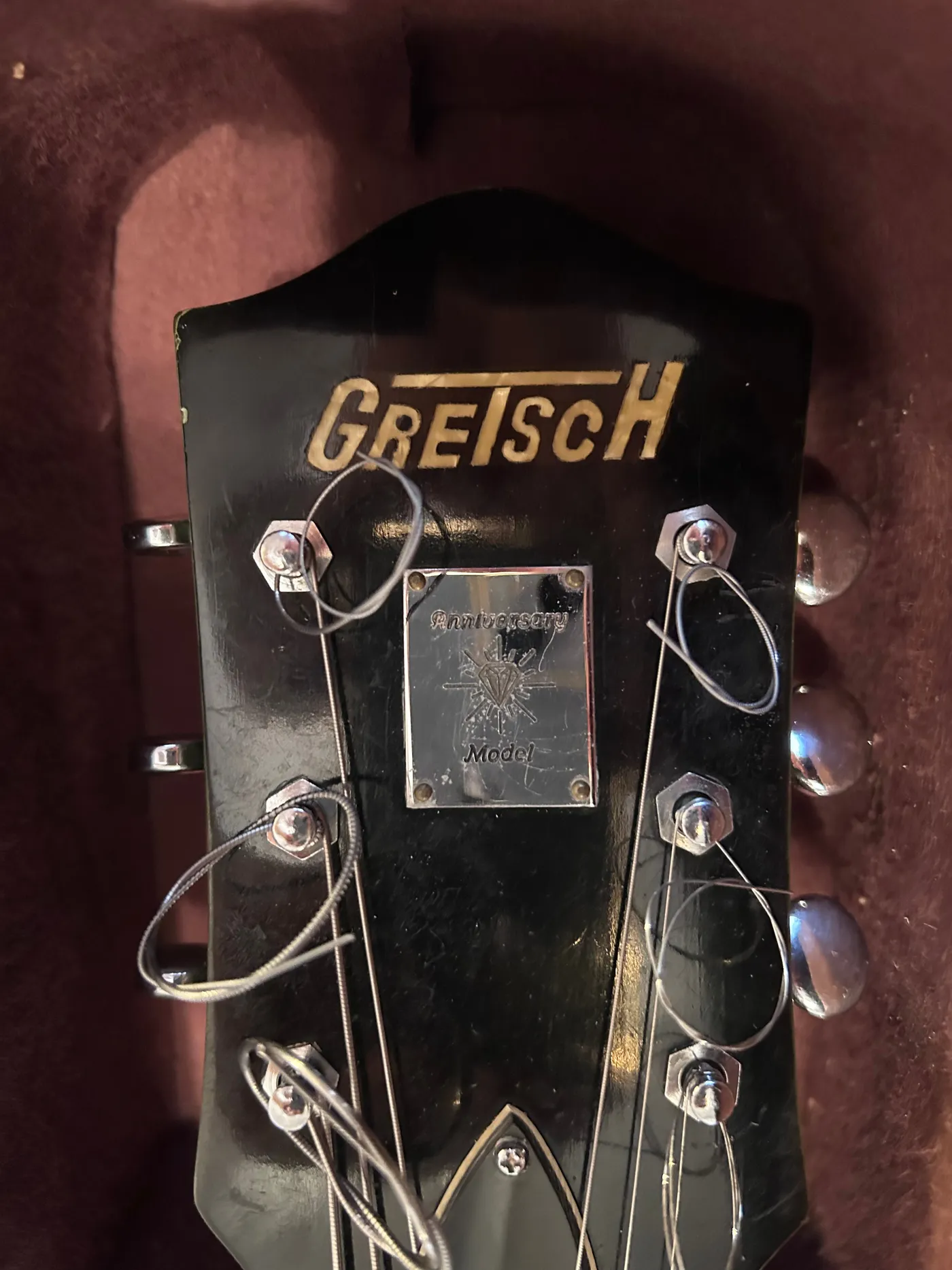 1960 Gretsch 6125 Single Anniversary showing anniversary headstock badge
