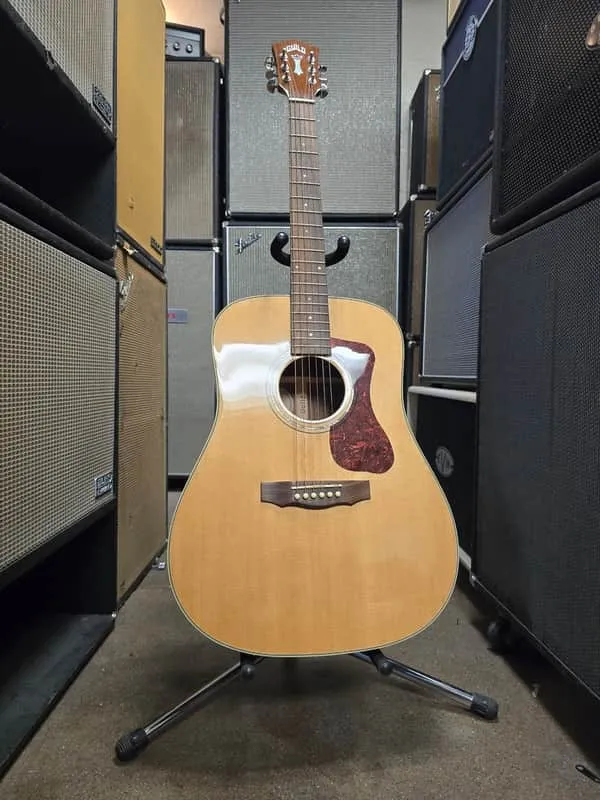 Modern Guild D150NAT dreadnought with natural finish