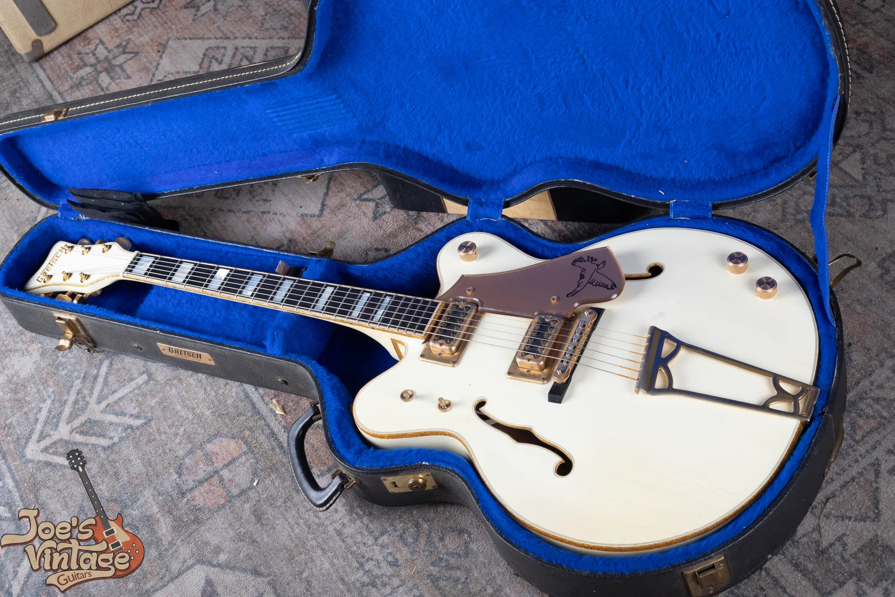 1976 Gretsch White Falcon Mono showing full front in its case