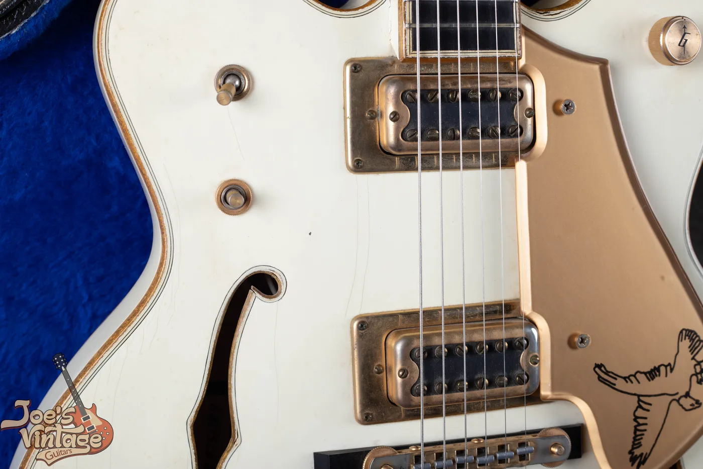 1976 Gretsch White Falcon Mono showing pickup faces