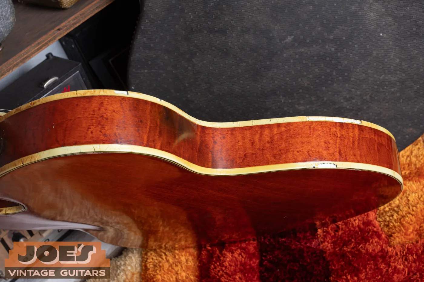 Gretsch Country Gentleman, Archived As 1959 showing body profile
