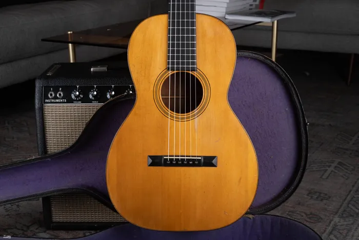 Vintage 1920s Martin 00-18 acoustic guitar from the Joe's Vintage Guitars archive