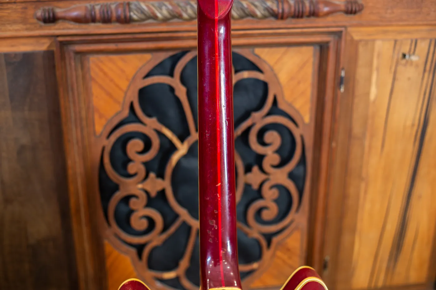 1966 Guild Starfire XII showing neck heel