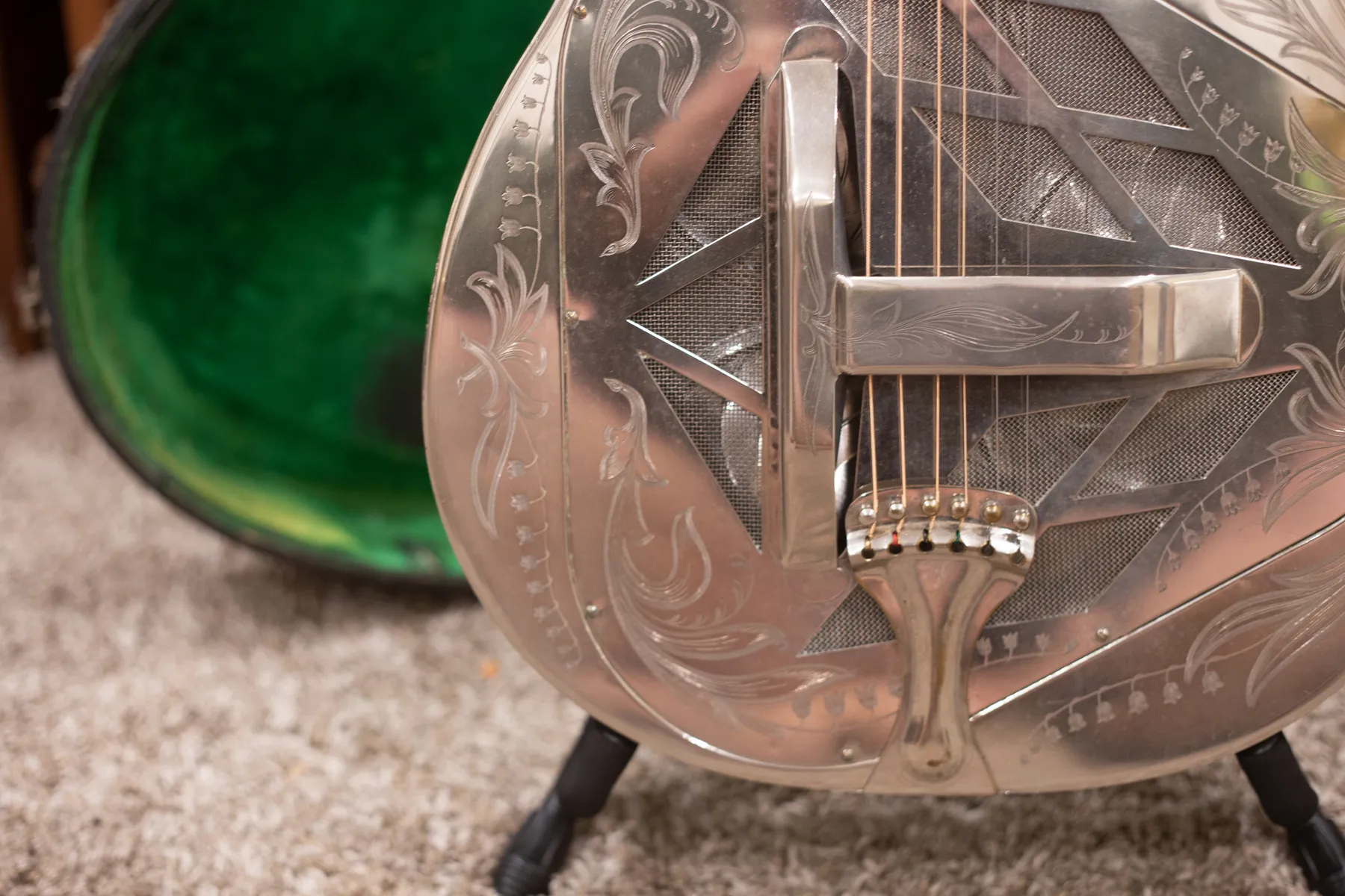 1928 National Style 3 Tricone showing engraved body front