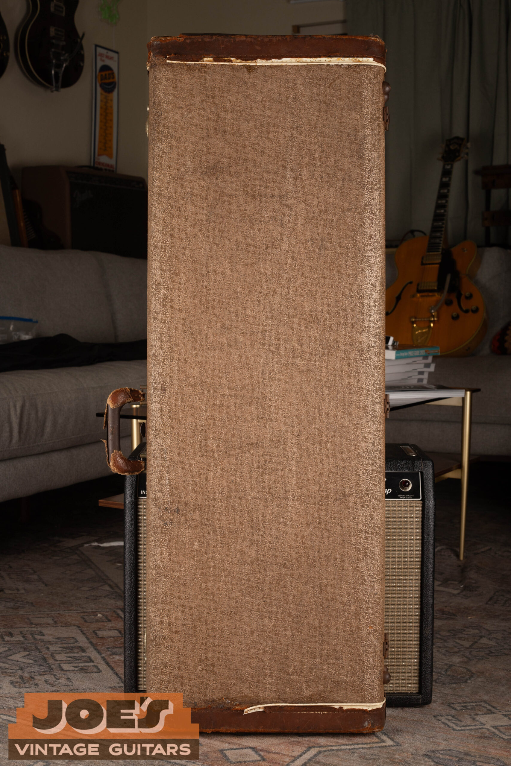 Fender Jazzmaster brown Tolex hardshell case, correct pre-CBS era case used through early 1960s, brown exterior with period-correct interior