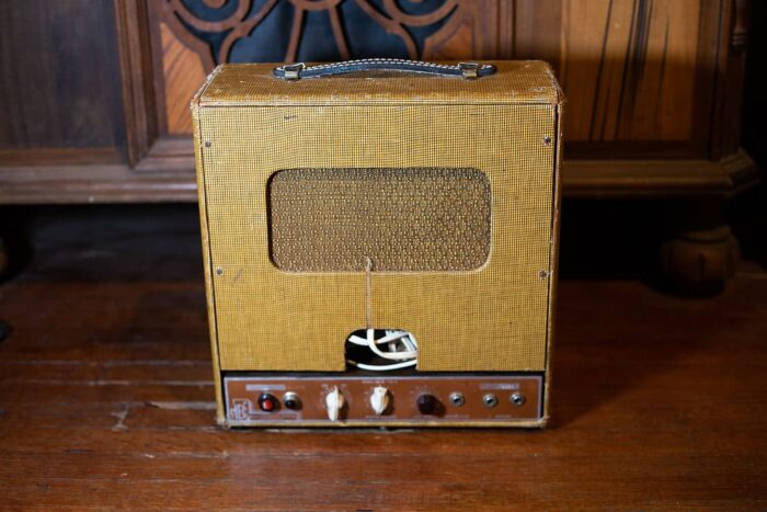 Magna Electronics 1950s amplifier. - Image 2