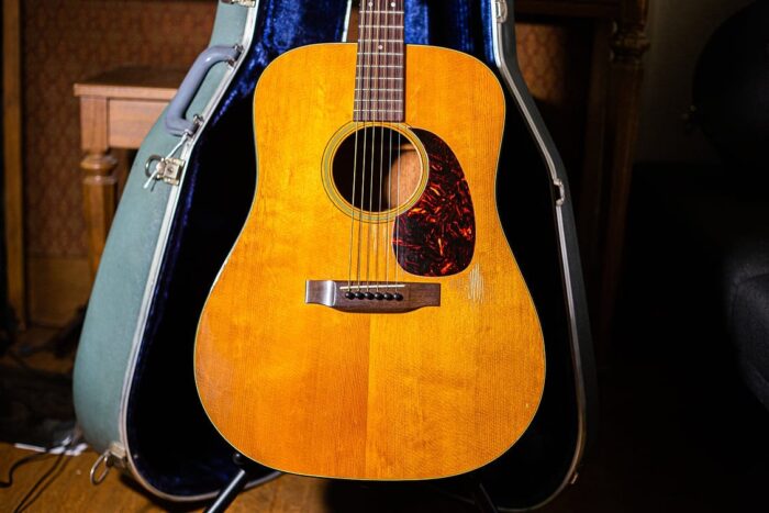 1966 Martin D18