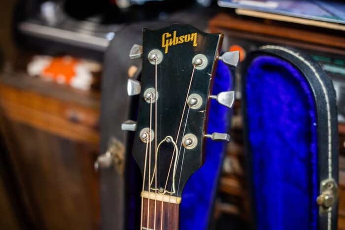 1977 Gibson J-50 - Image 4