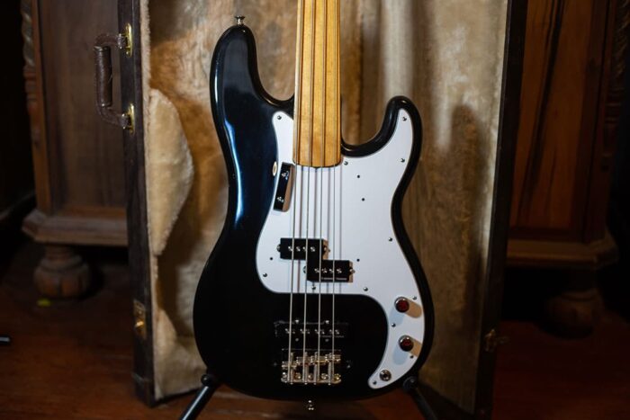 1971 Fender Precision Bass Fretless