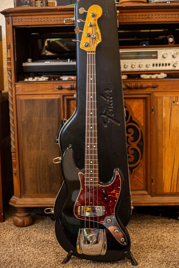 2002 Fender AVRI 62 Reissue Jazz Bass - Image 6