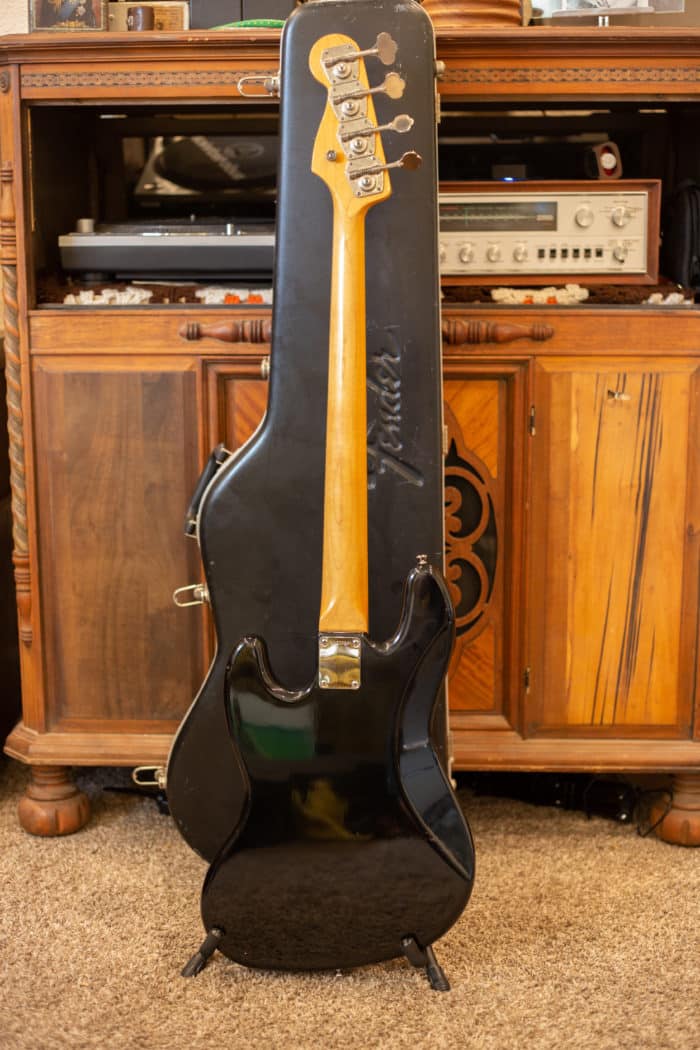2002 Fender AVRI 62 Reissue Jazz Bass - Image 3