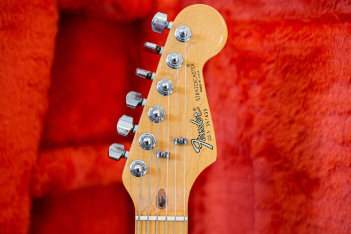 1983 Fender Stratocaster Sunburst - Image 3