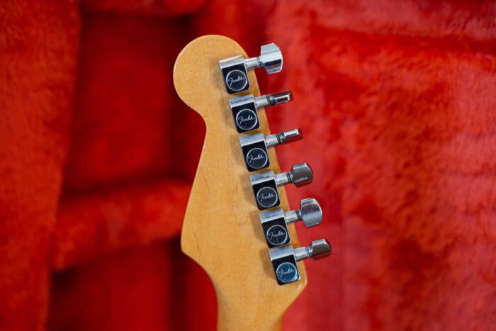 1983 Fender Stratocaster Sunburst - Image 6