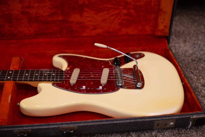 1964 Fender Mustang - Image 17