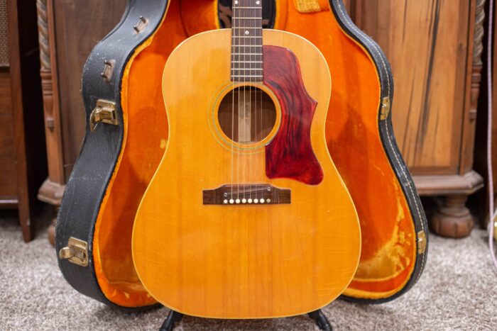Gibson J-50 1968 Natural