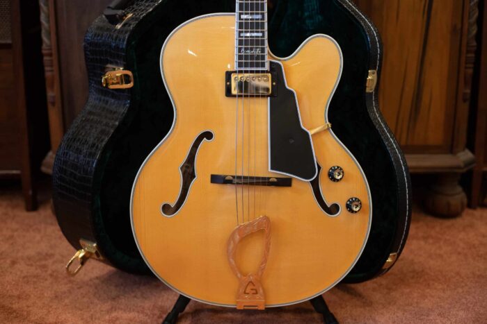 2004 Guild Benedetto X-700 Stuart