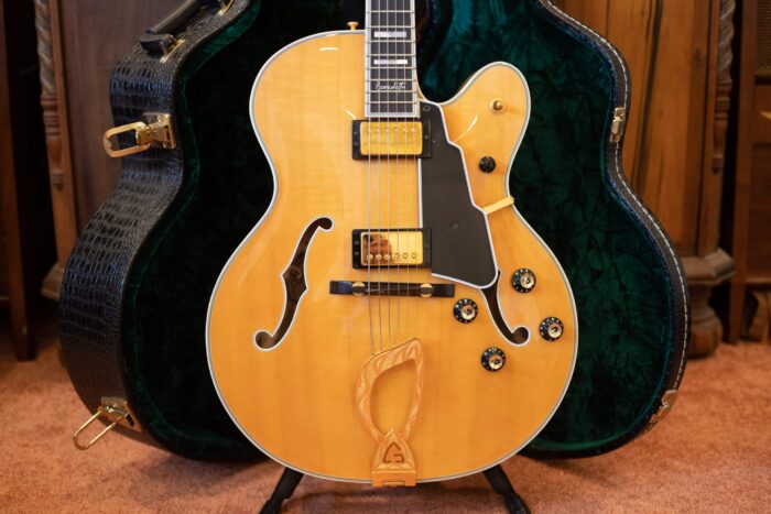 Guild / Benedetto X-700 Stuart 2002 - Natural