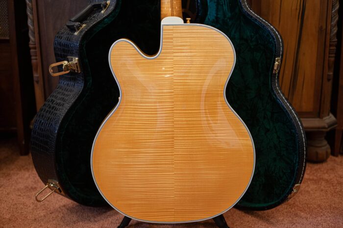 Guild / Benedetto X-700 Stuart 2002 - Natural - Image 7