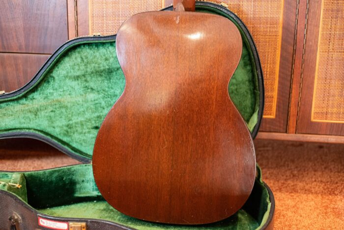 The back of the body of the Martin 000-18