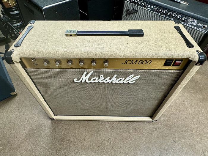 Marshall JCM 800 Lead Series Model 4104 50-Watt Master Volume 2x12 Combo 1980s - Black - Image 5