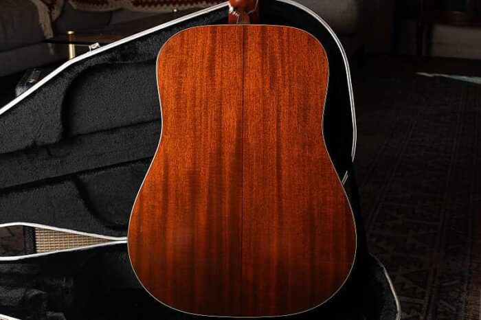 Martin D-19 1980 - Gorgeous Ambered Top - Image 5