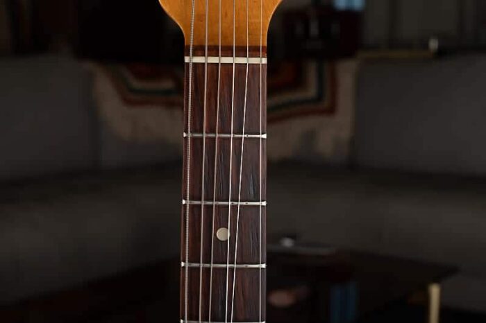 Fender Stratocaster 1966 - Lake Placid Blue - Image 4