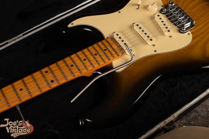 G&L Legacy Ash 1990s/2000s - Sunburst - Image 12