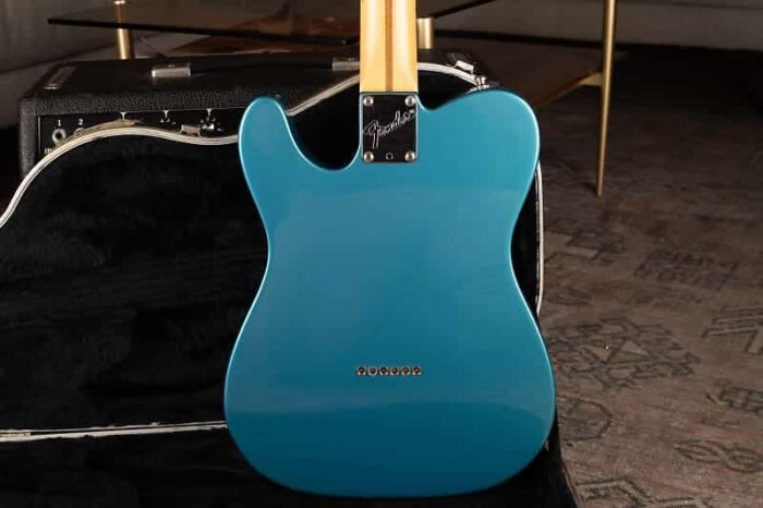 Fender Telecaster 1997 - Lake Placid Blue - Image 6