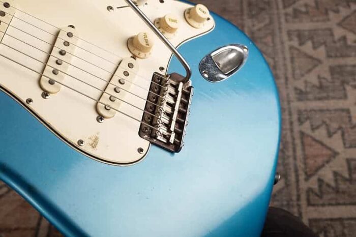 Fender Stratocaster 1963 - Refinished Lake Placid Blue - Image 8