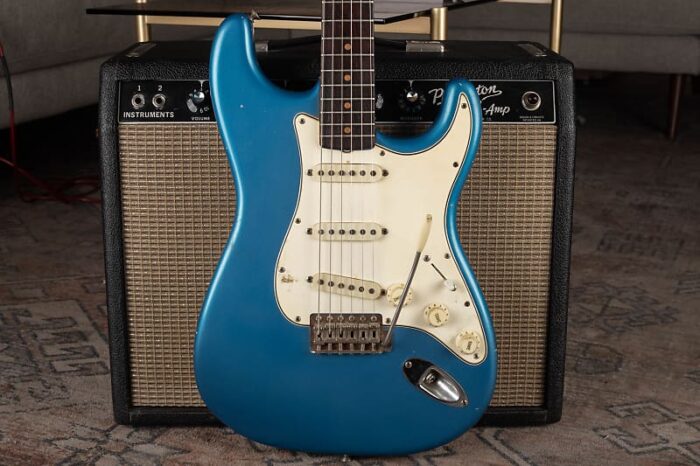 Fender Stratocaster 1963 - Refinished Lake Placid Blue