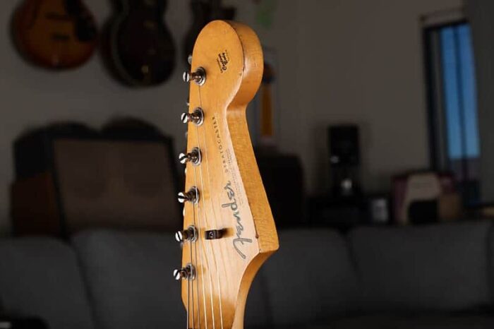 Fender Stratocaster 1963 - Refinished Lake Placid Blue - Image 17