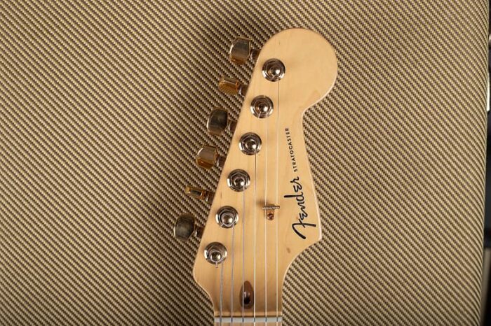 Fender 50th Anniversary Deluxe Stratocaster 2004 - Sunburst - Image 3