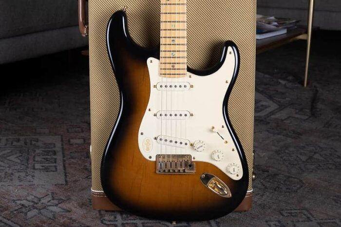 Fender 50th Anniversary Deluxe Stratocaster 2004 - Sunburst