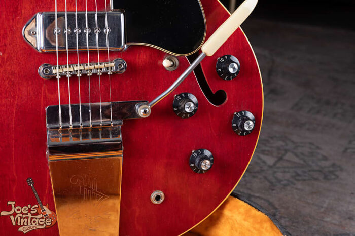 Gibson ES-330 1967 - Cherry - Rare Maestro Vibrato - Image 11