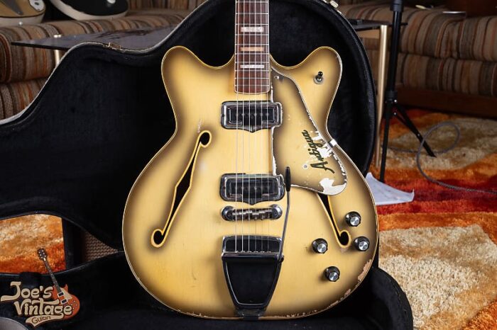 Fender Coronado 1967 - Antigua KILLER Vibey Player