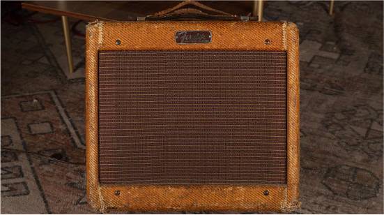 Vintage Amp With Detailed Craftsmanship And Premium Audio